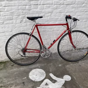 Vélo de course guidon droit