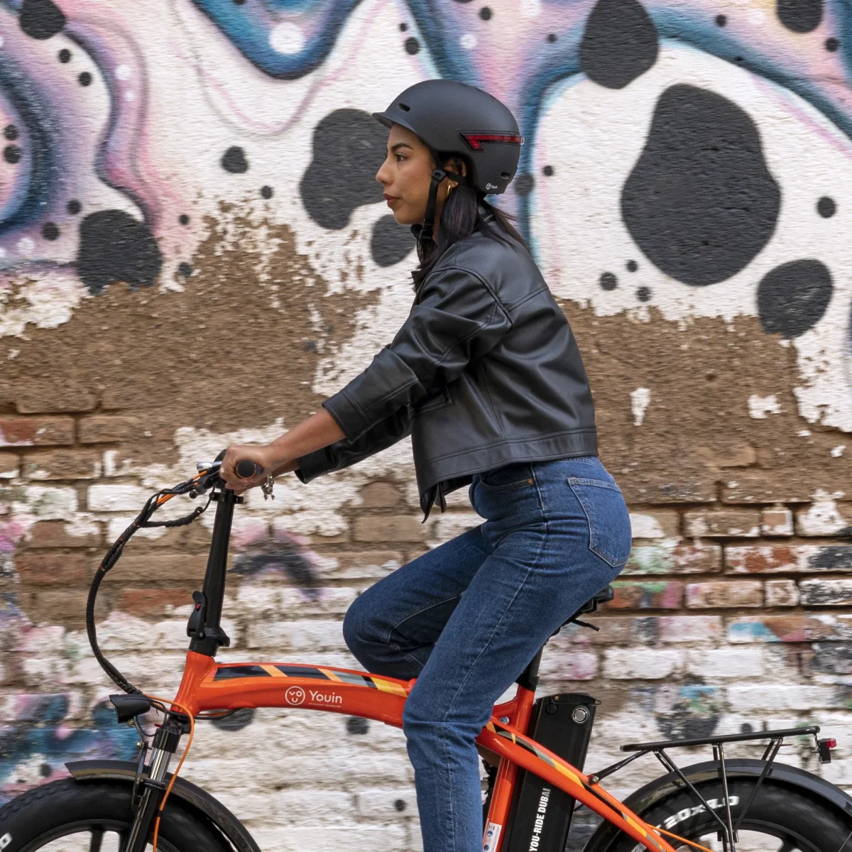 Casco smart Youin con LED intermitentes y mando – Image 7