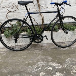 Vélo de route cintre droit