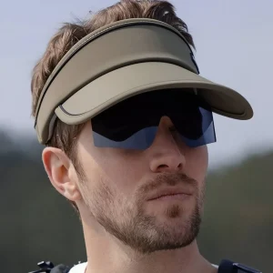 Casquette de randonnée avec visière et lunettes intégrées